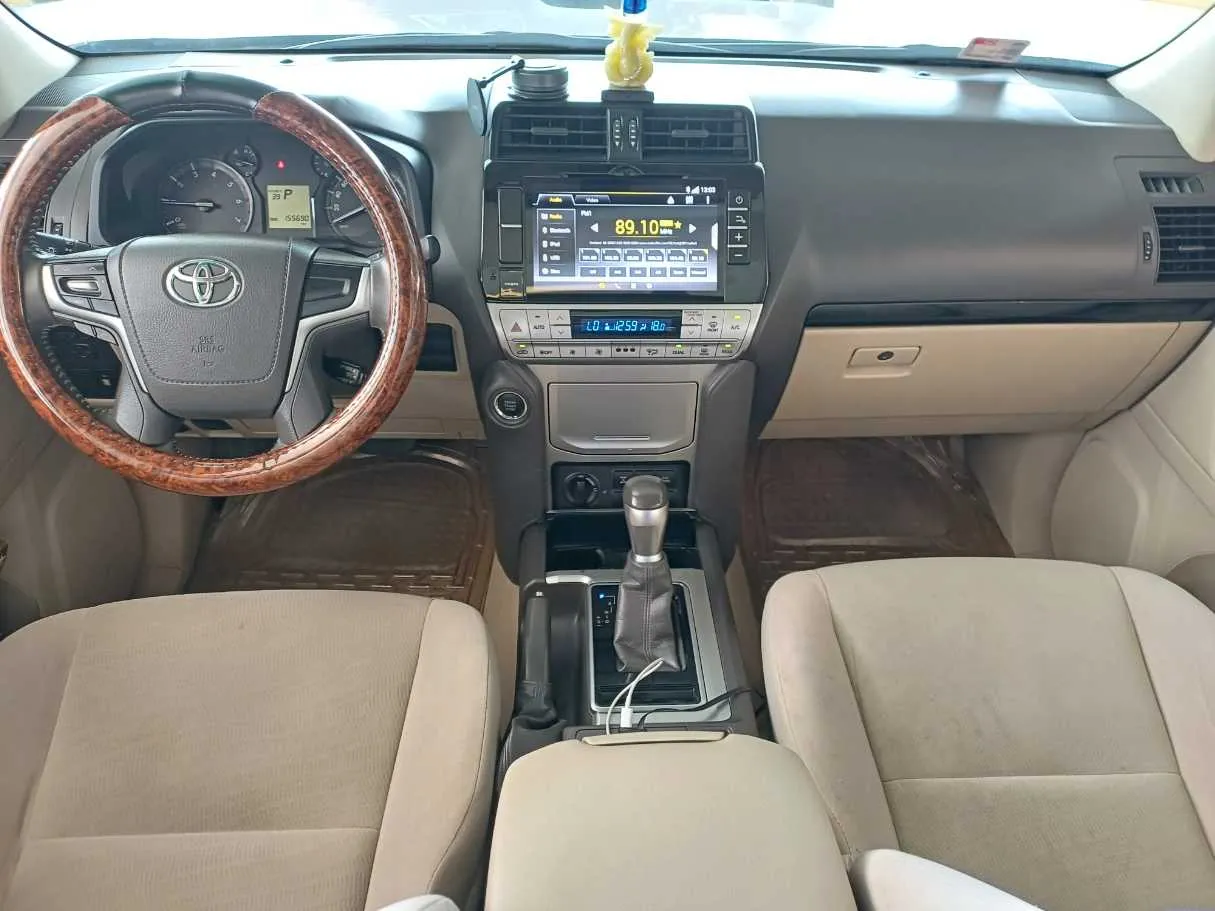 Car image 16