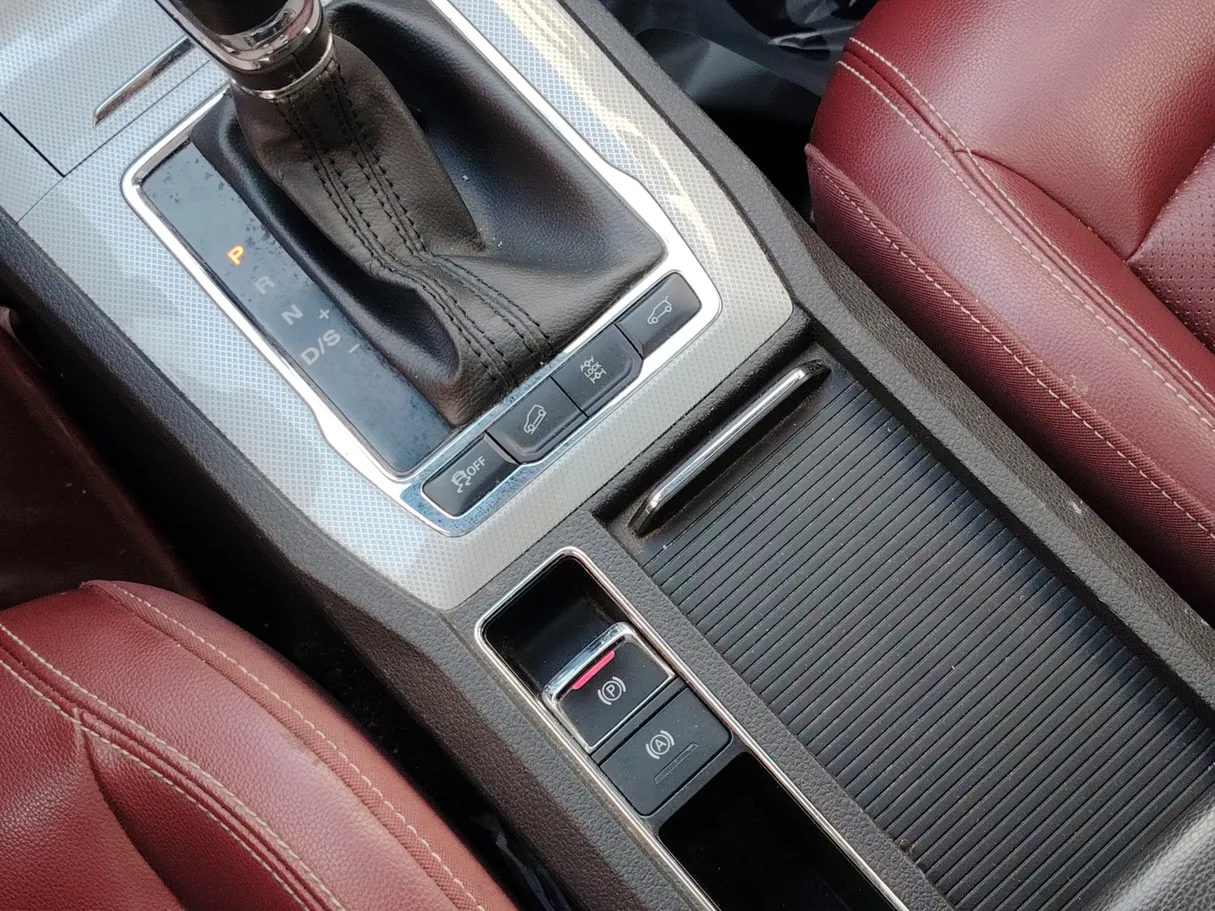 Car image 20