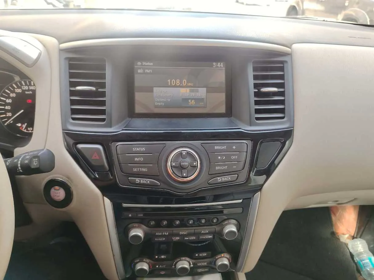Car image 26