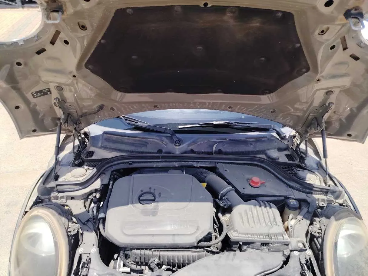 Car image 24