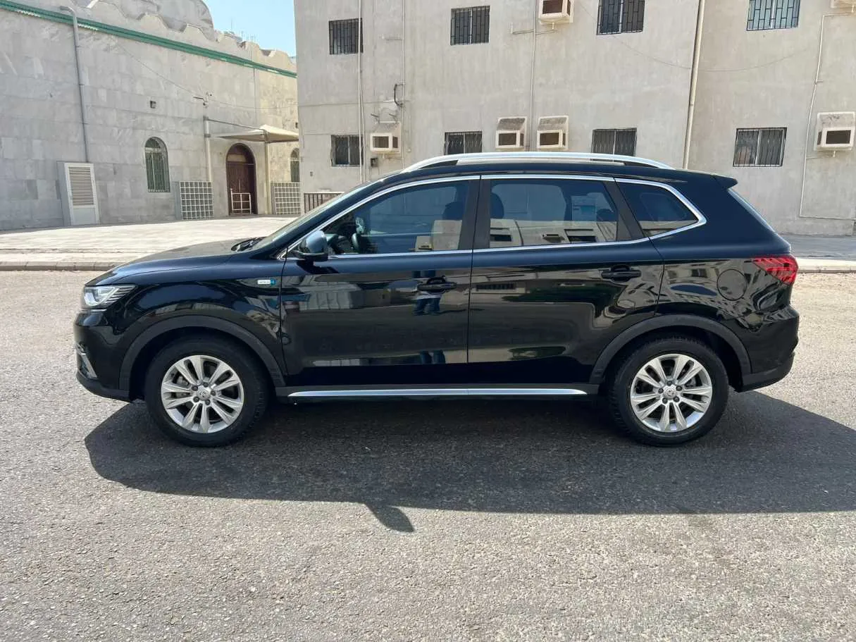 Car image 8