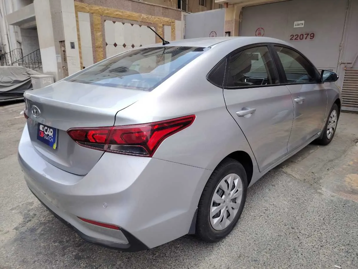 Car image 5