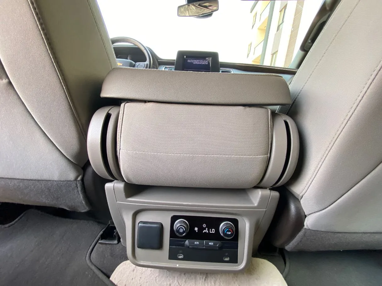 Car image 24