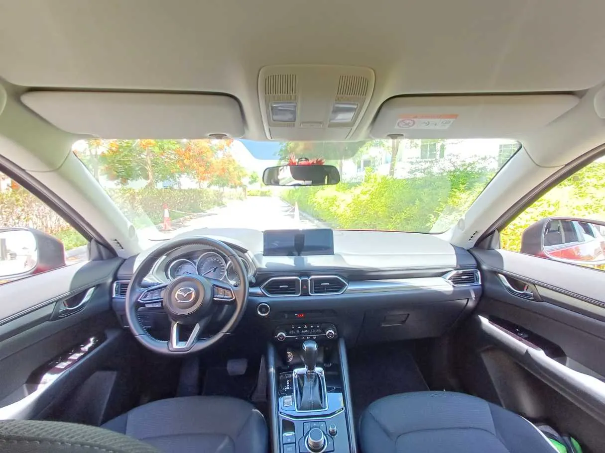 Car image 14