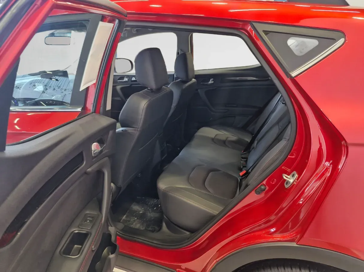 Car image 7