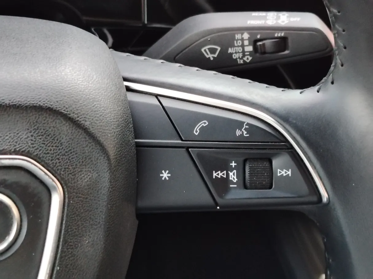 Car image 28