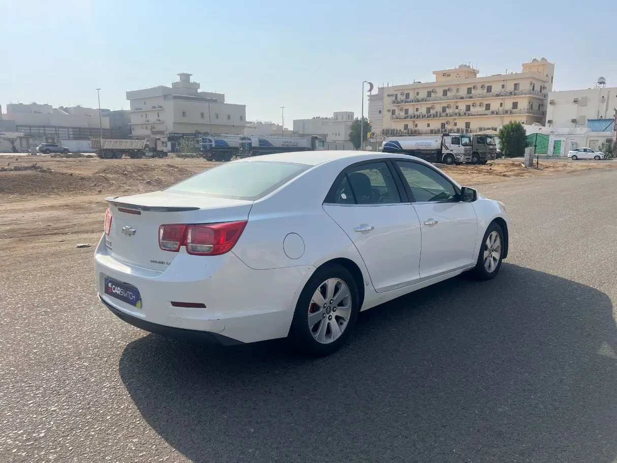 Car image 5