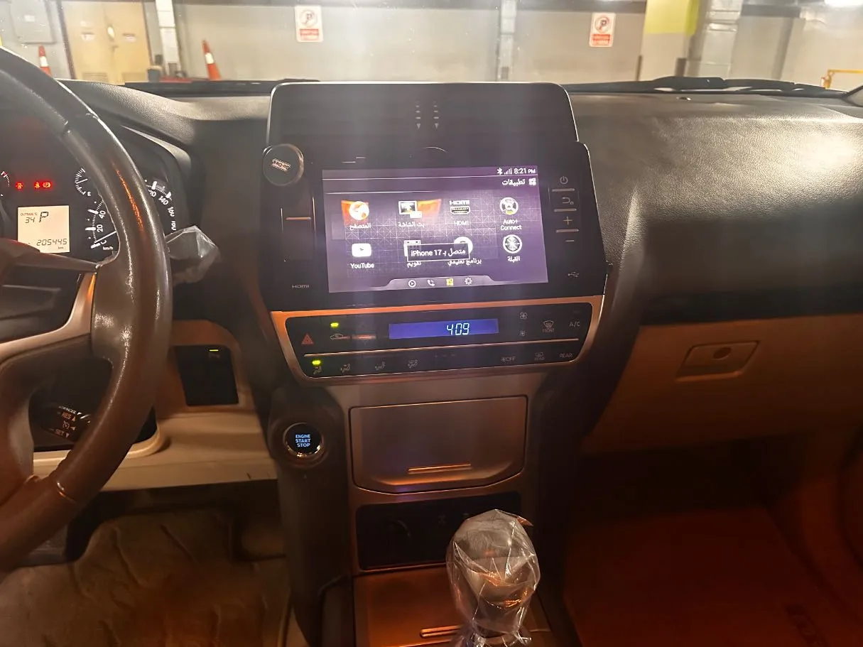 Car image 18