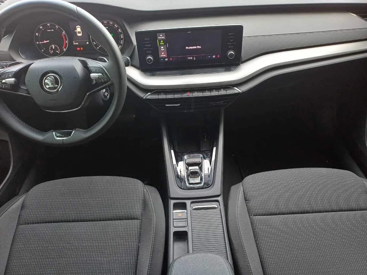 Car image 15