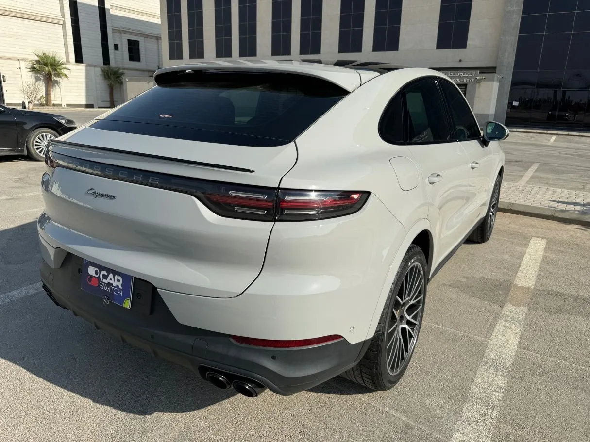 Car image 5