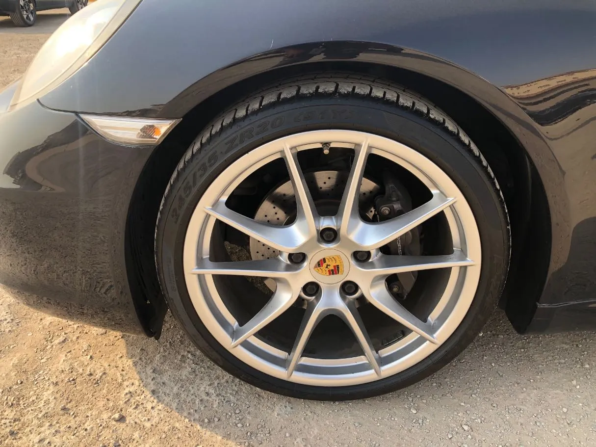 Car image 10