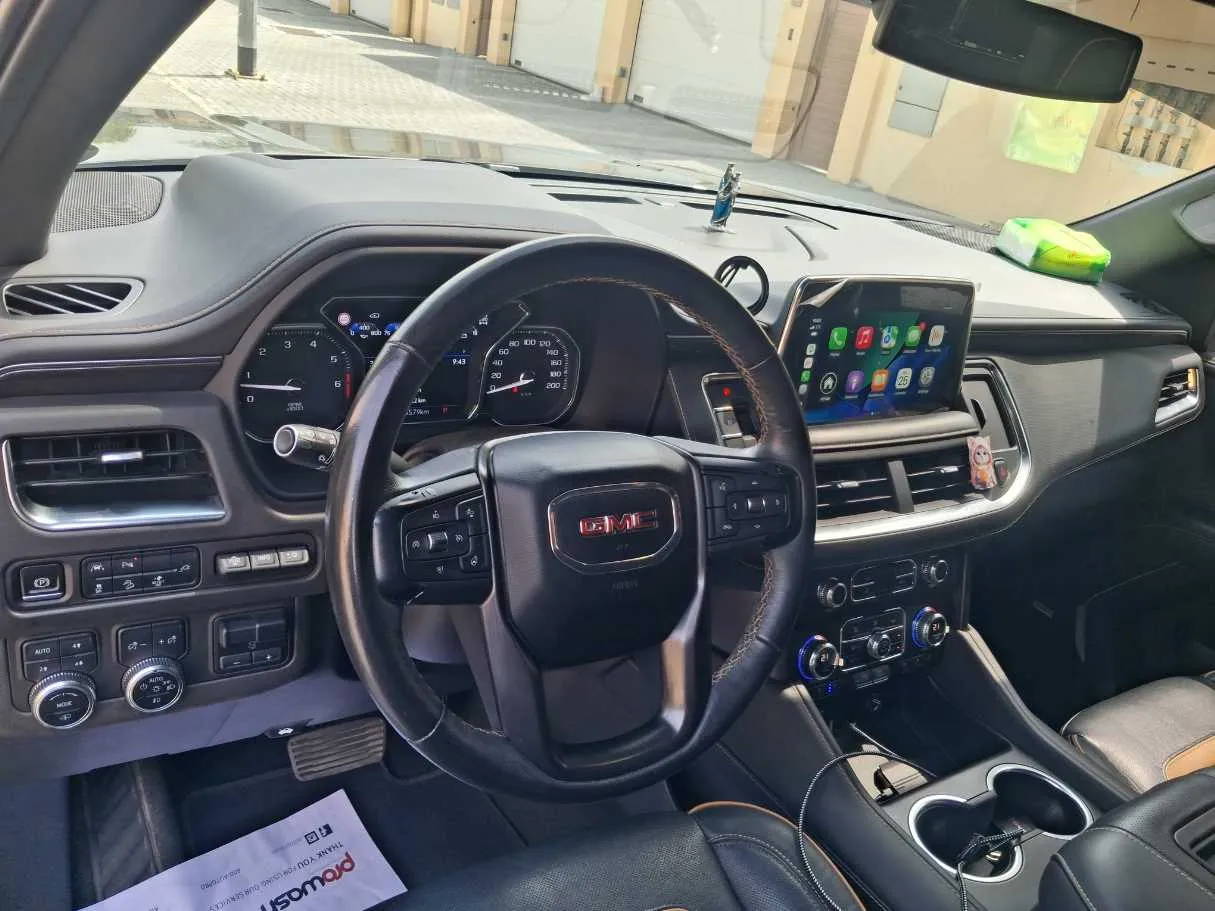 Car image 11