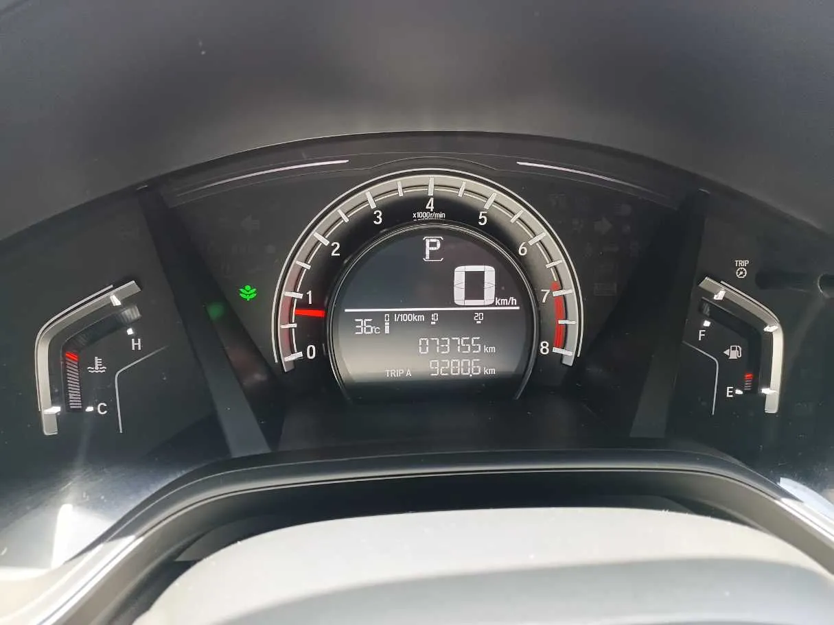 Car image 18