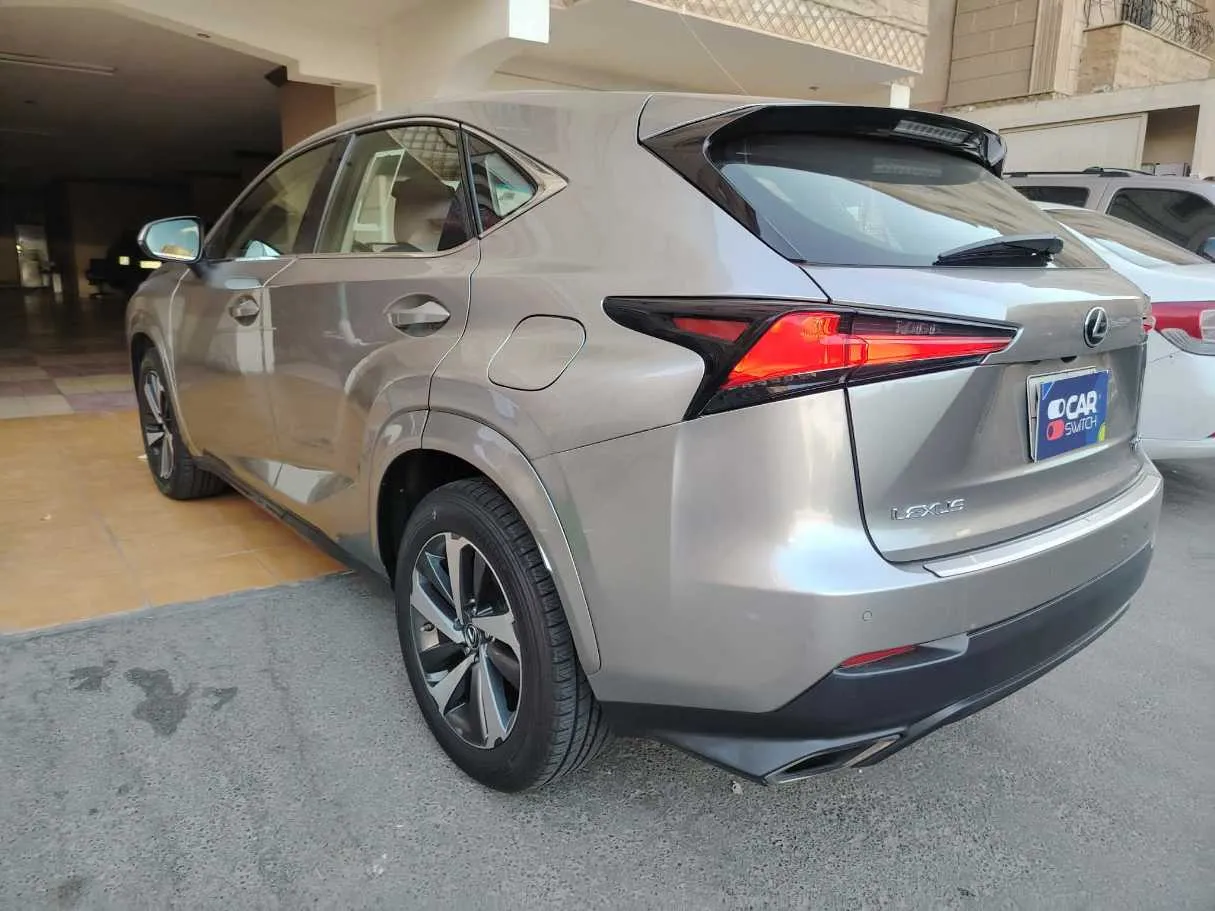 Car image 7