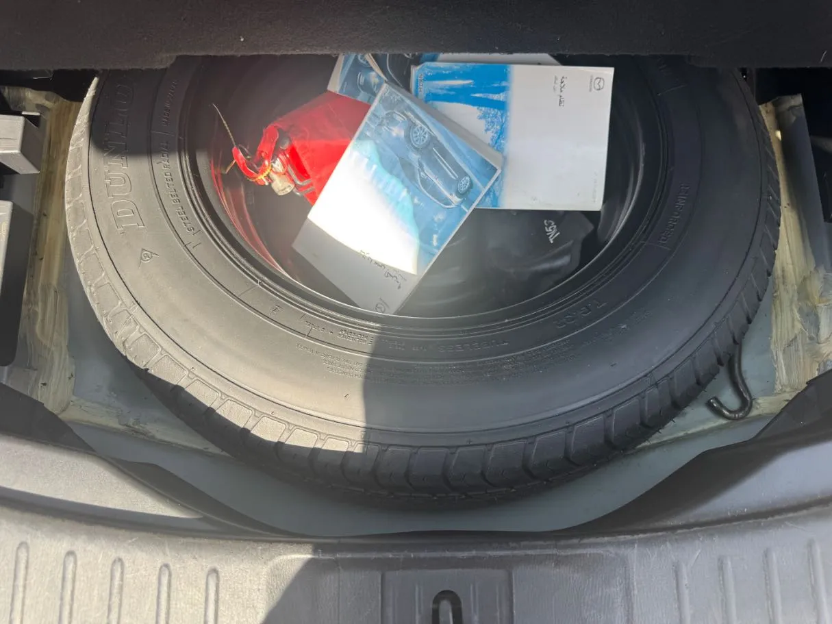 Car image 18