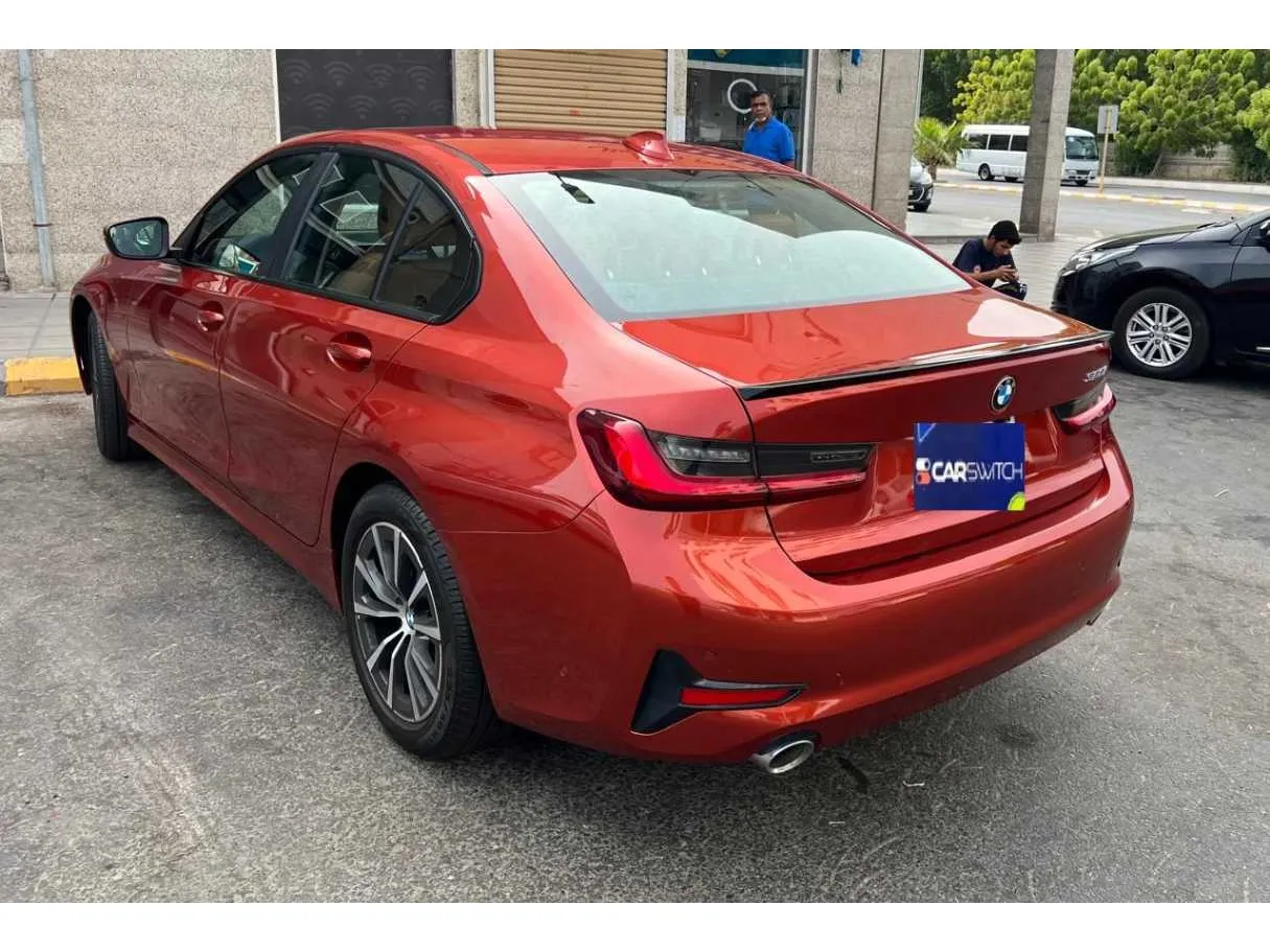 Car image 10