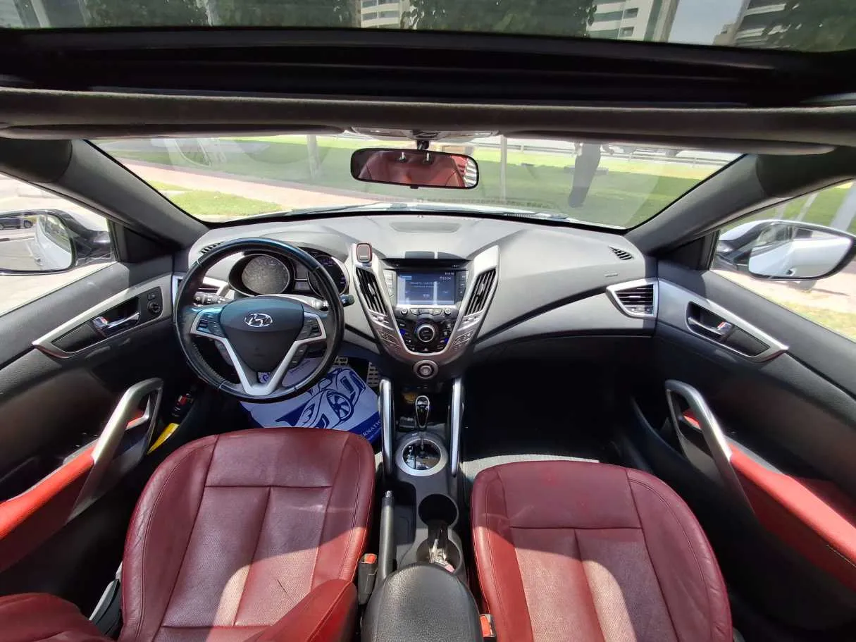 Car image 17