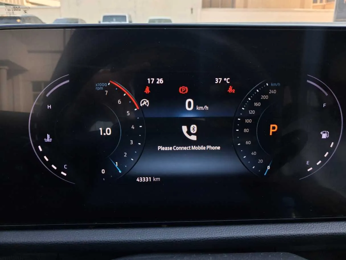 Car image 19