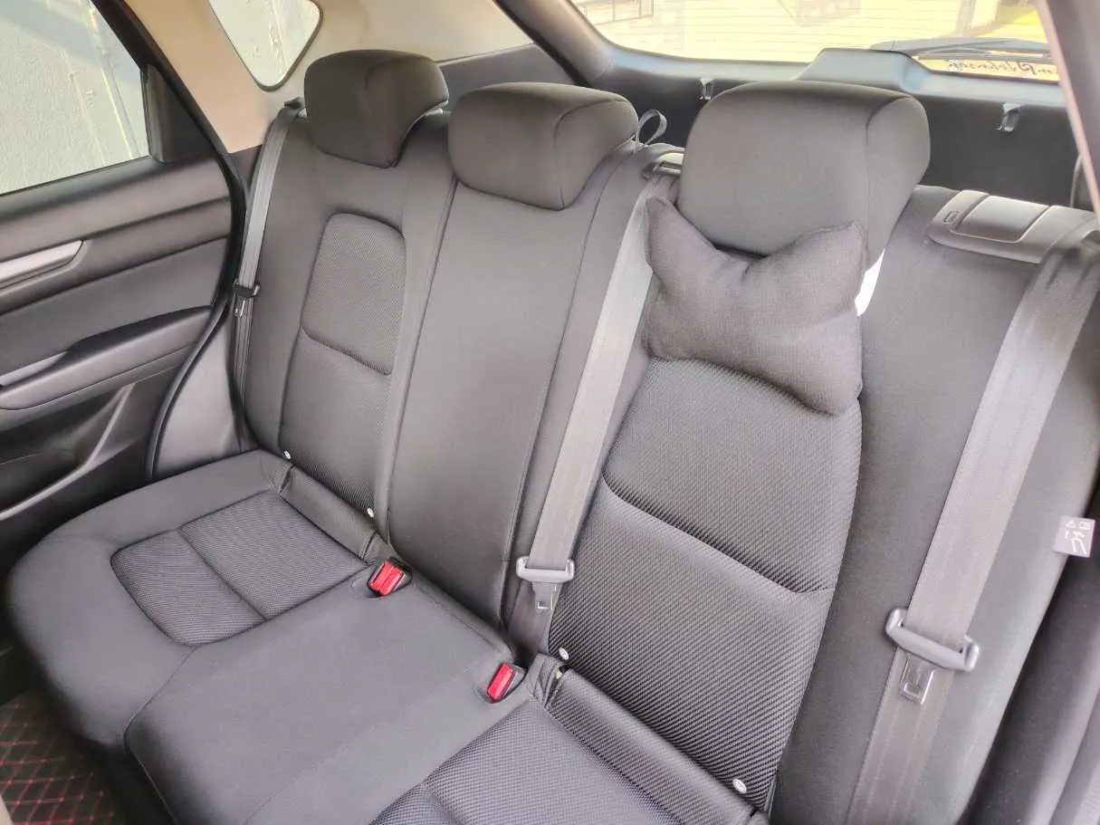 Car image 16