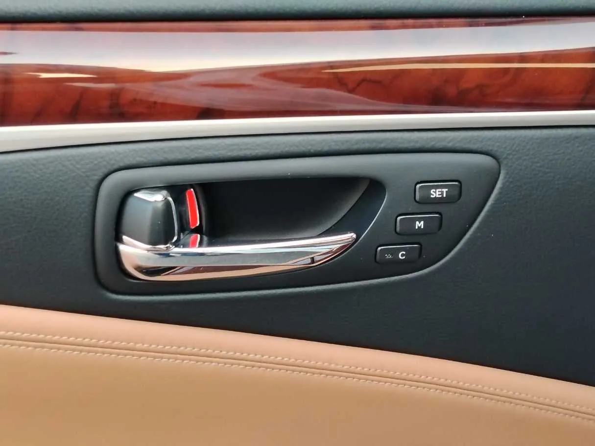 Car image 28