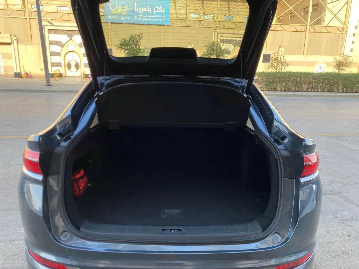 Car image 21