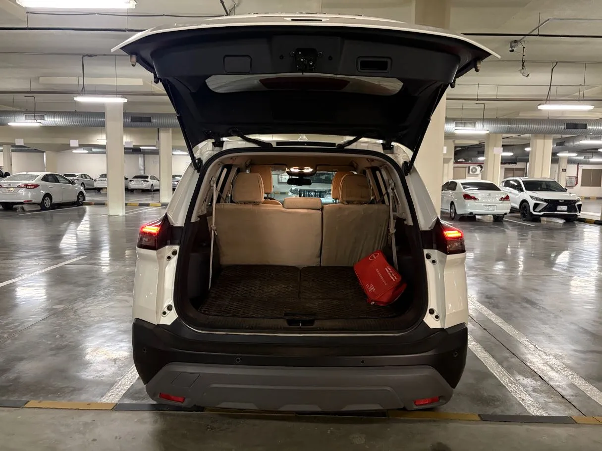 Car image 22