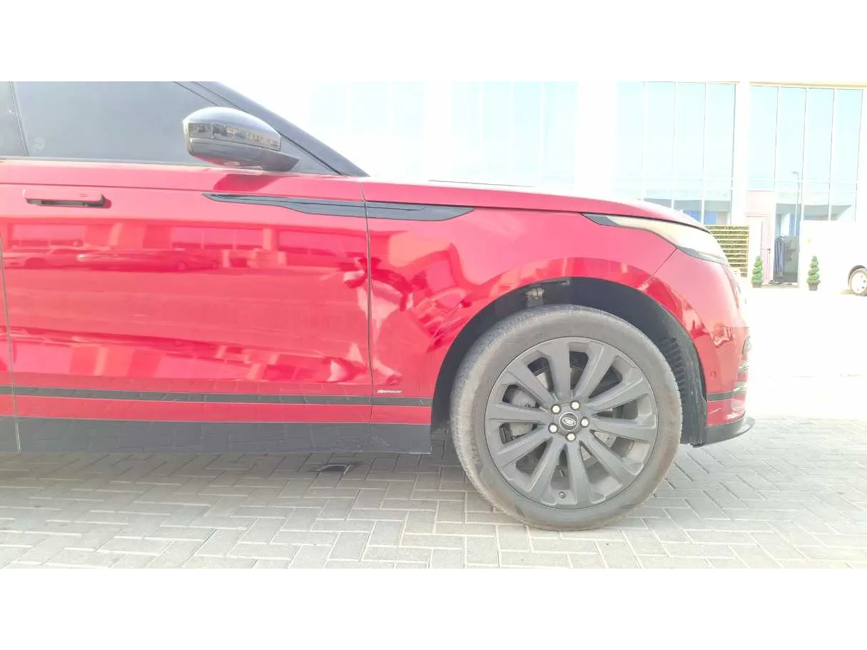 Car image 9
