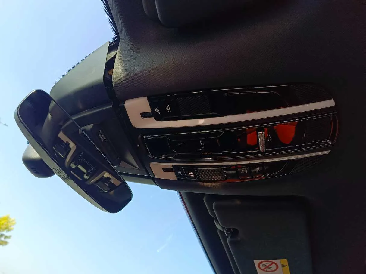 Car image 39