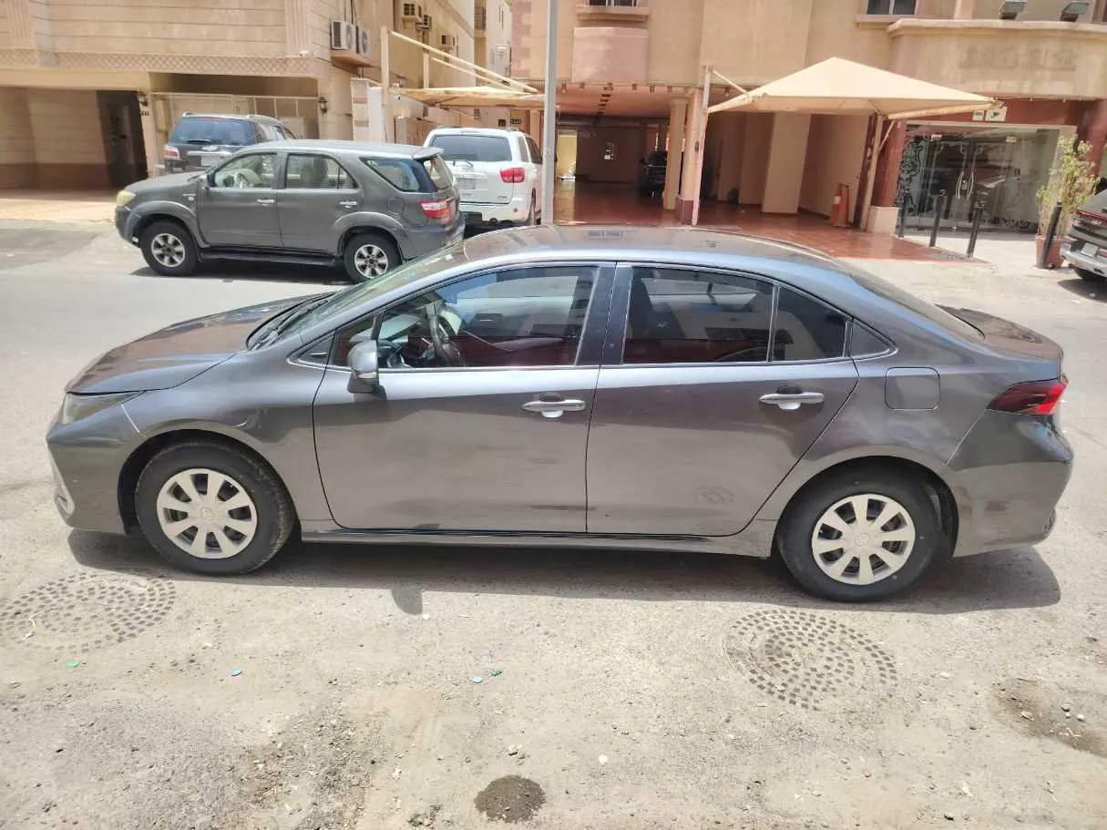Car image 8