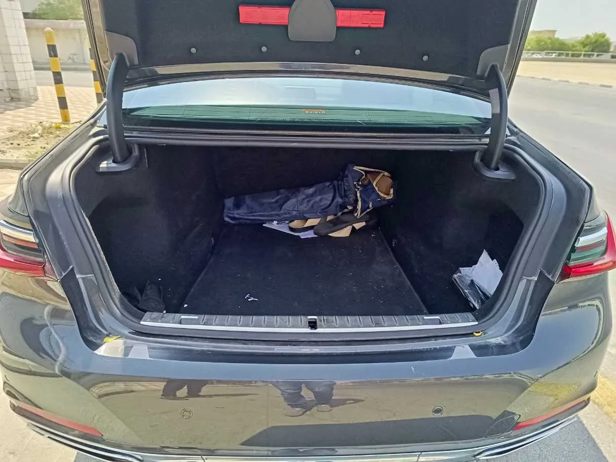 Car image 31