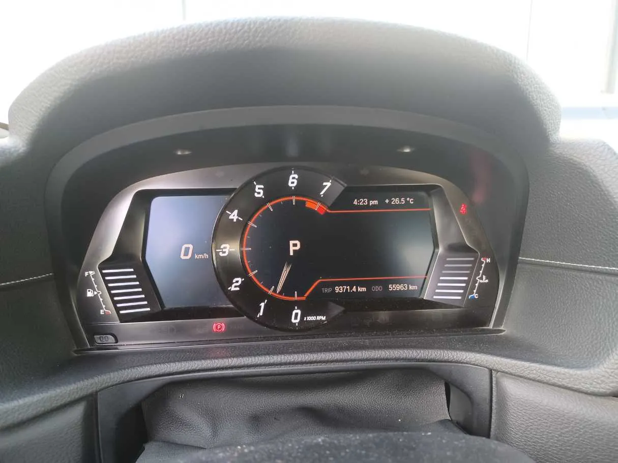 Car image 15