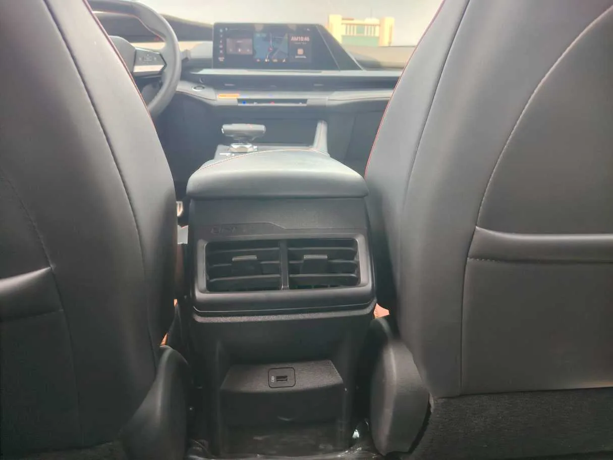 Car image 28