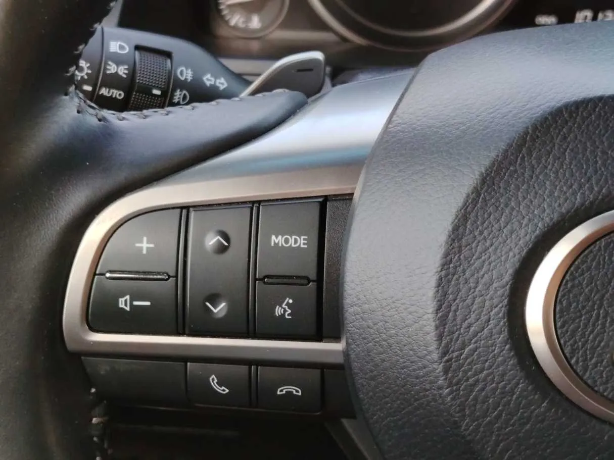Car image 28
