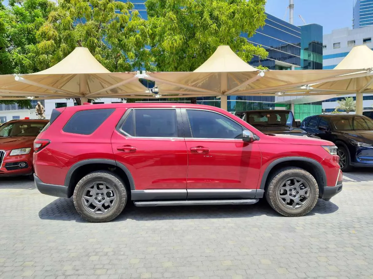 Car image 8