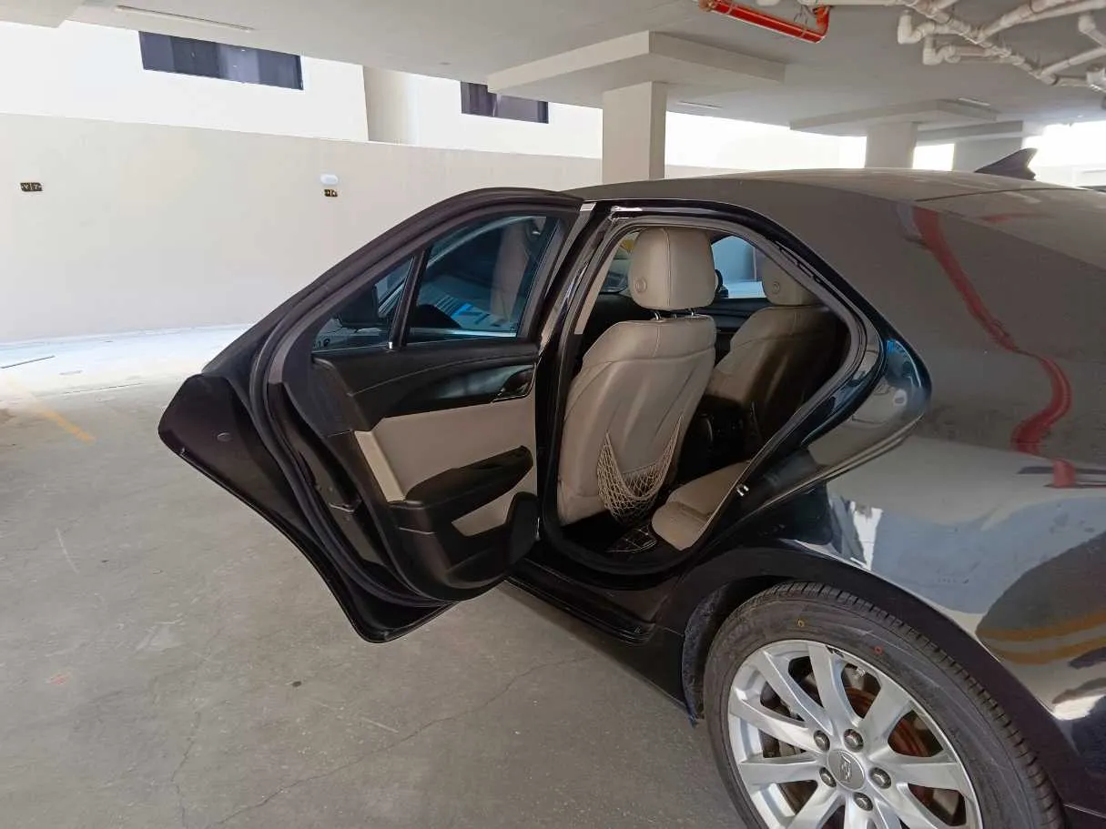 Car image 16