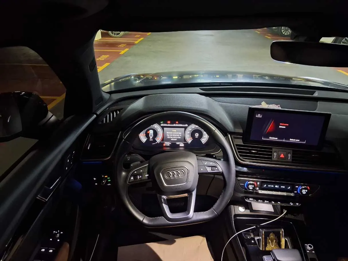 Car image 20