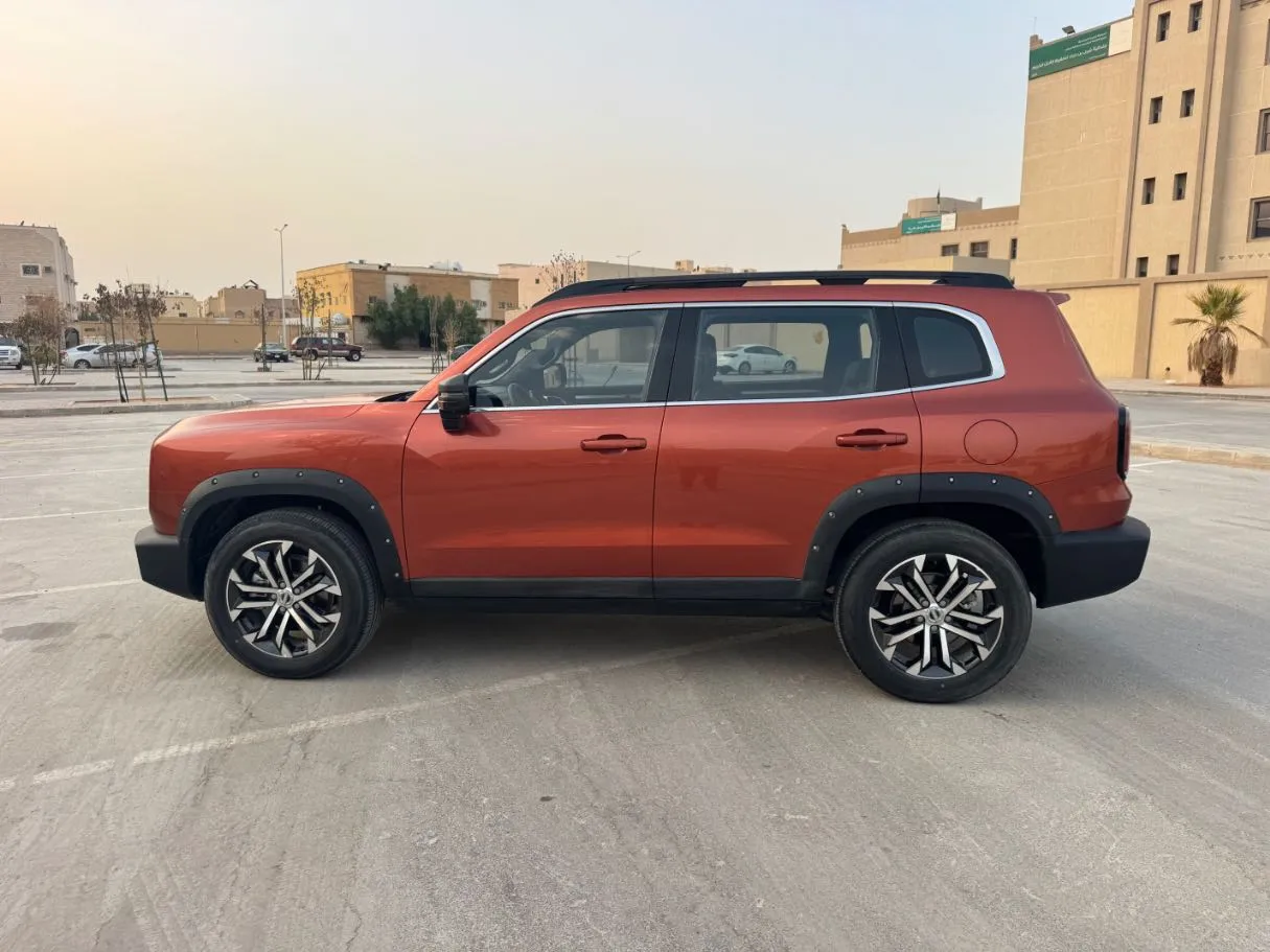 Car image 8
