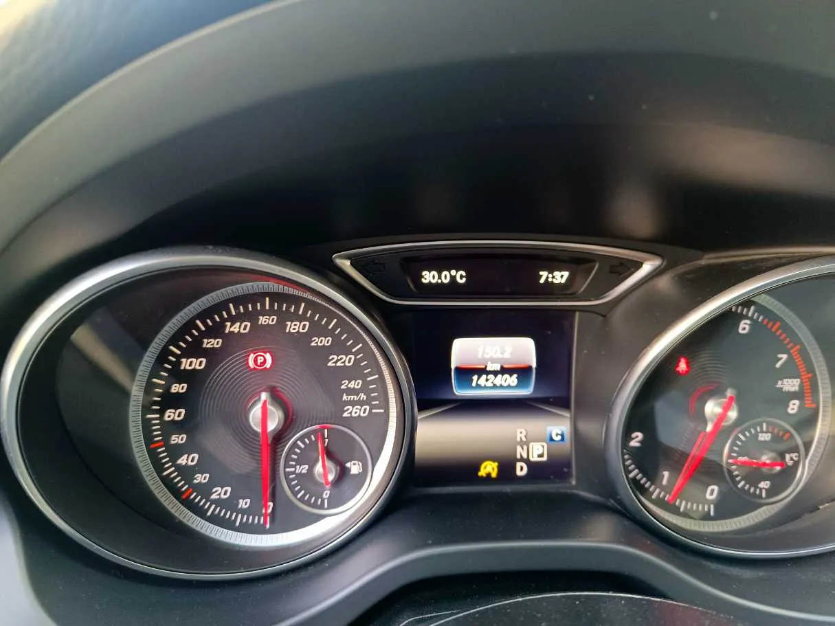 Car image 28