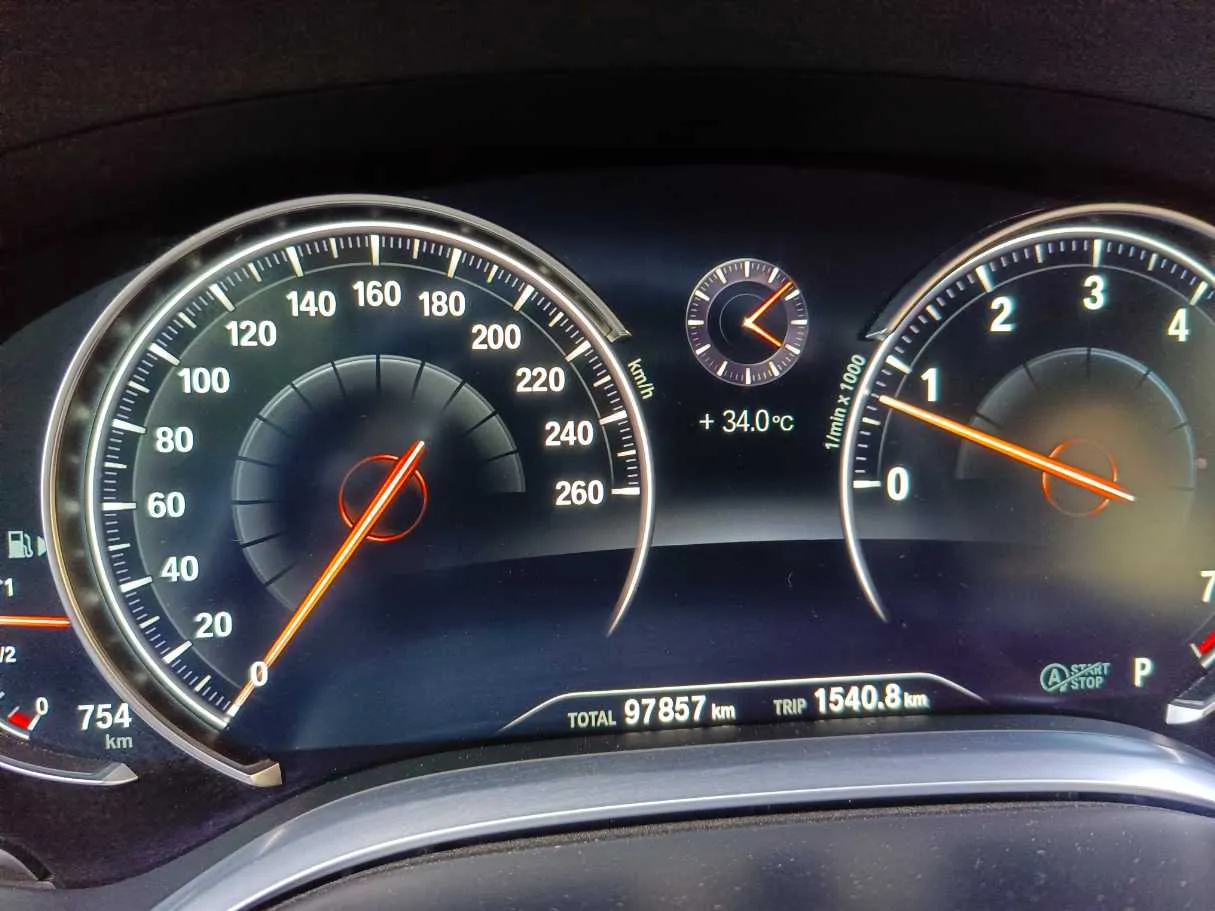 Car image 27