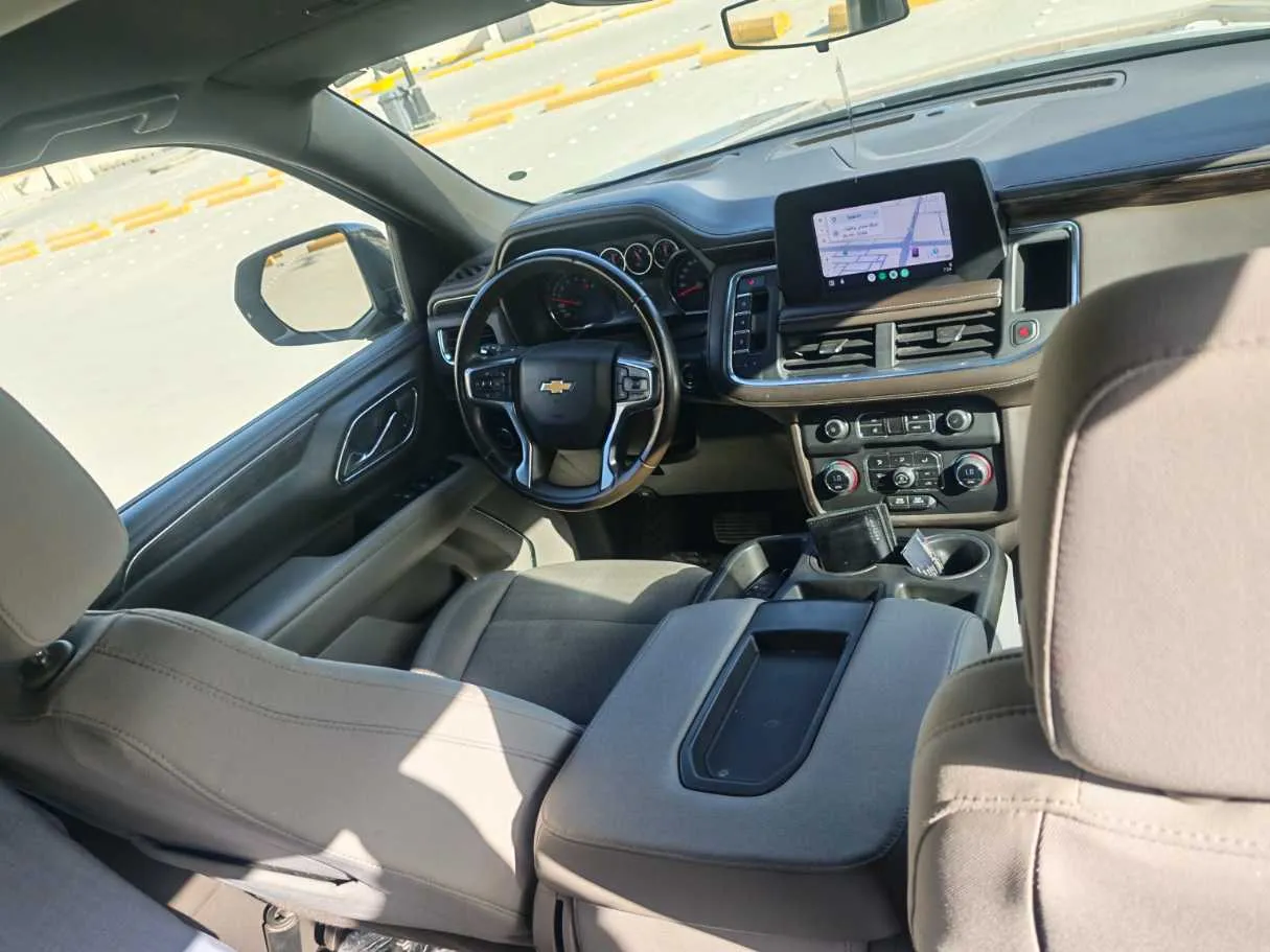 Car image 5