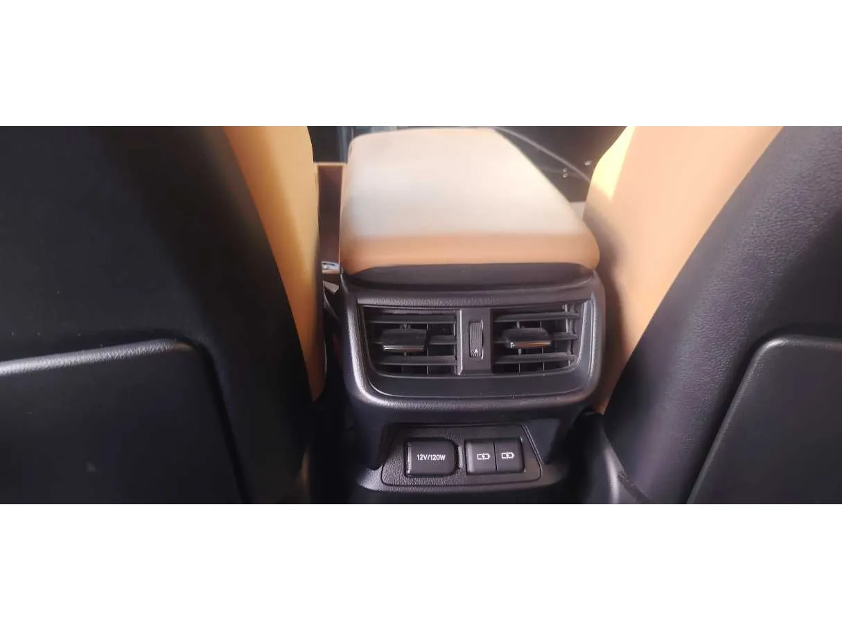 Car image 28