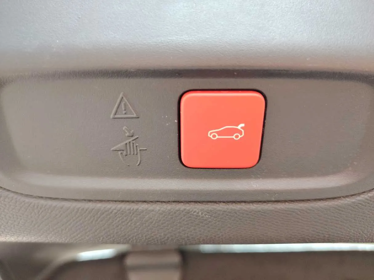 Car image 33