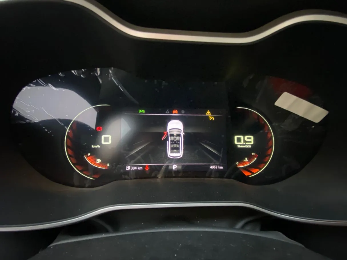Car image 18
