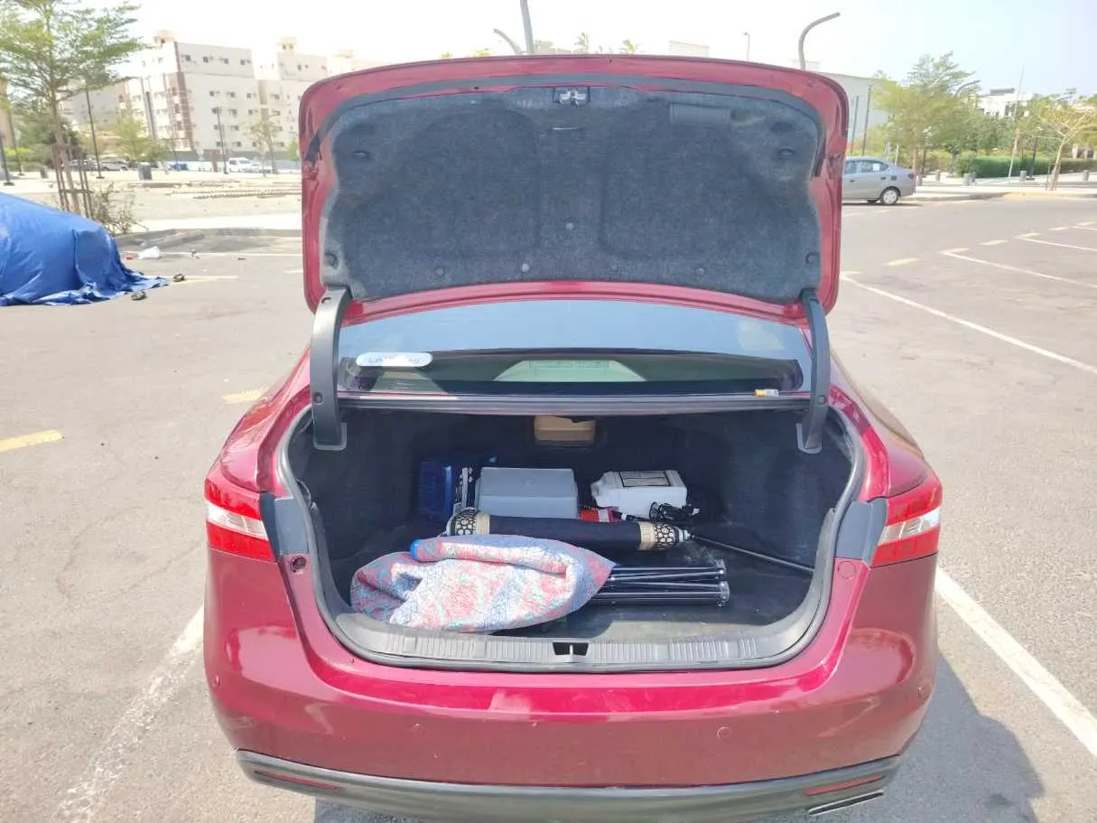 Car image 33