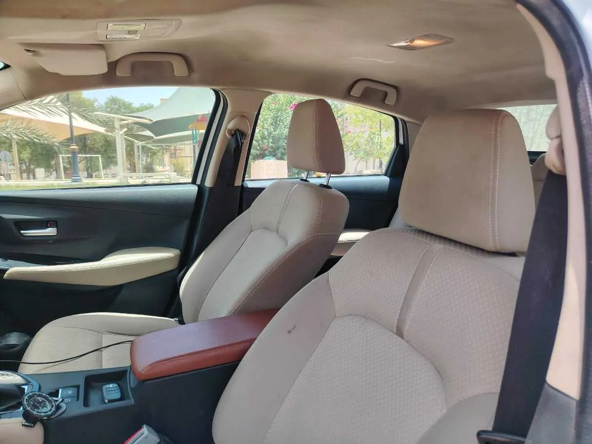 Car image 14