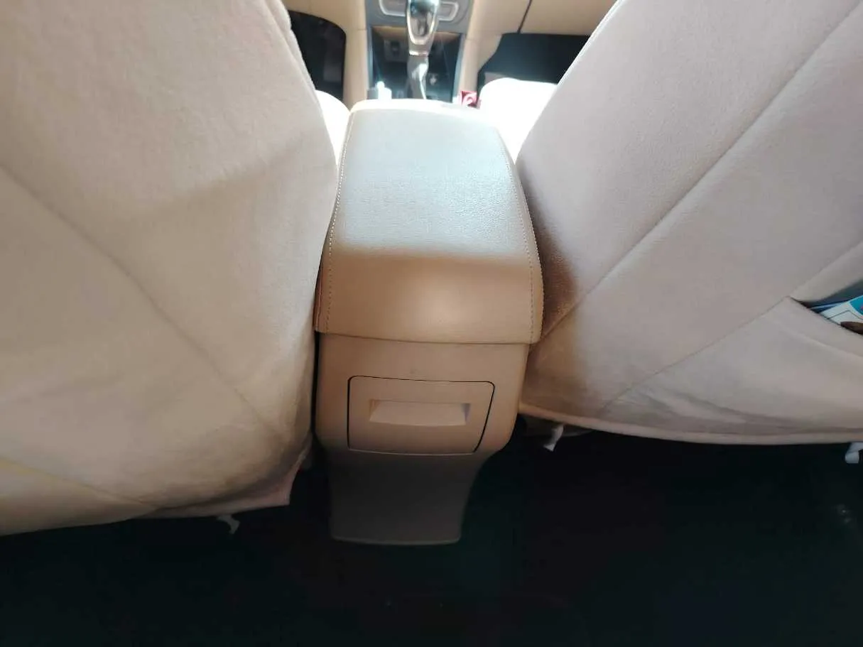 Car image 33
