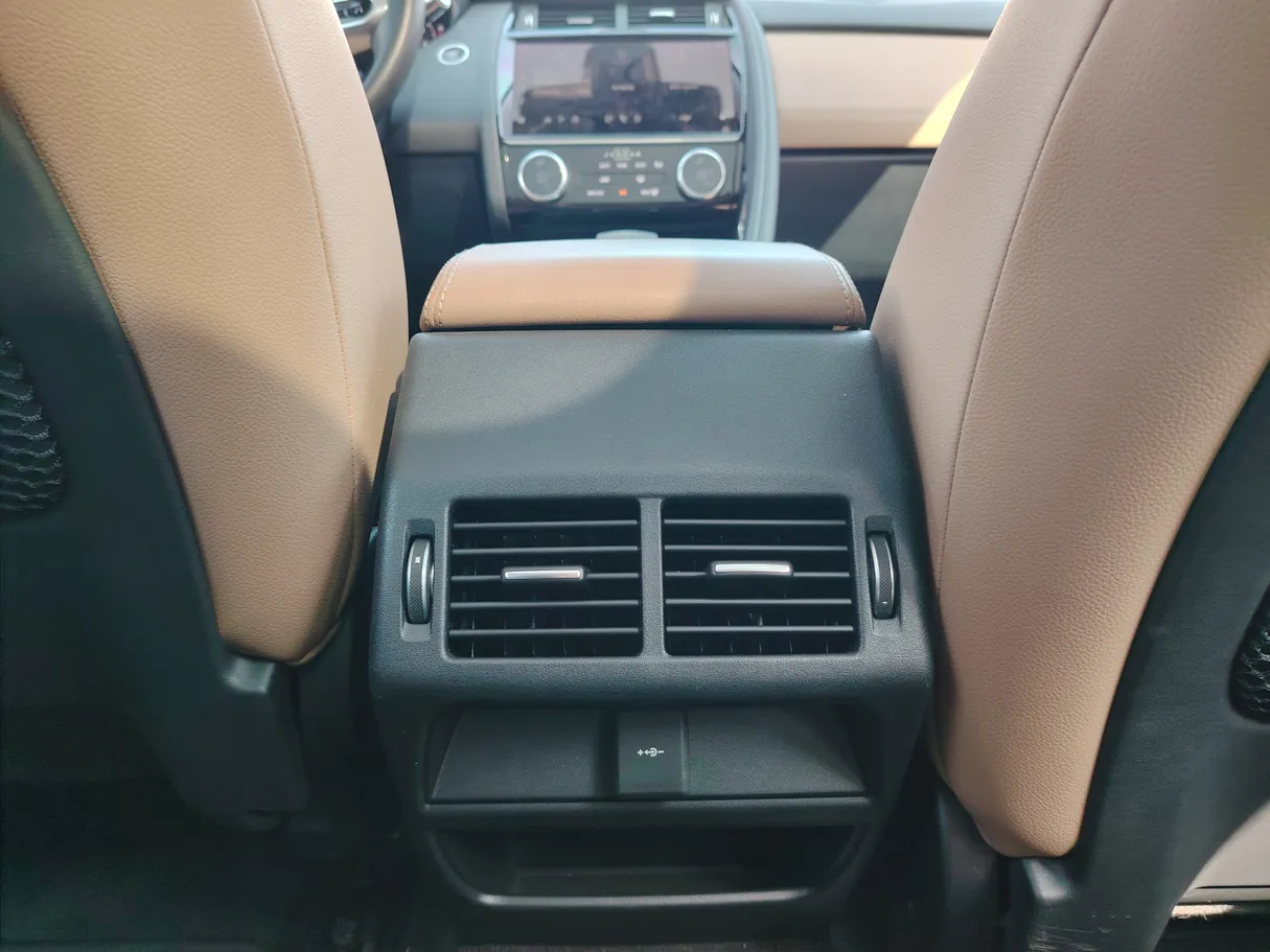 Car image 29