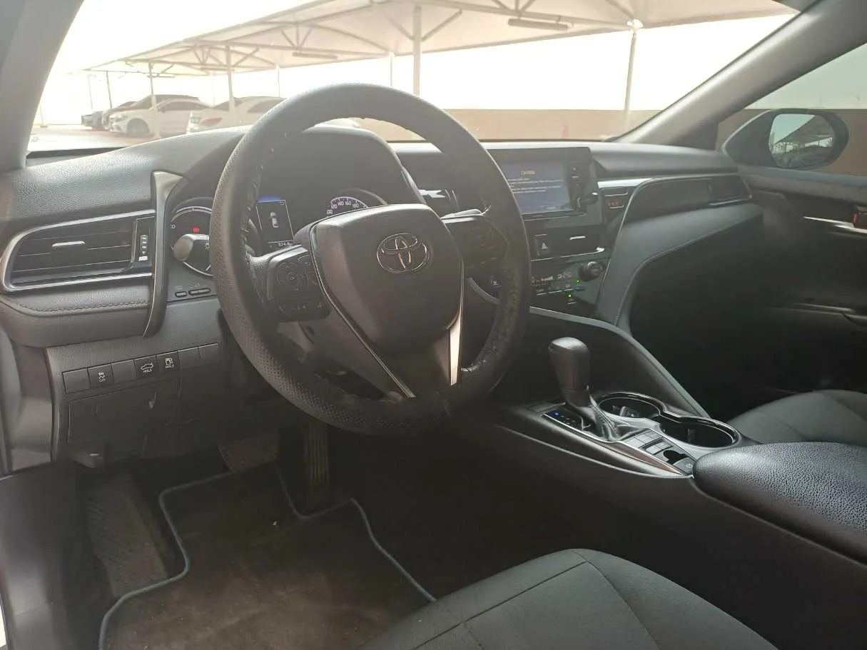 Car image 11