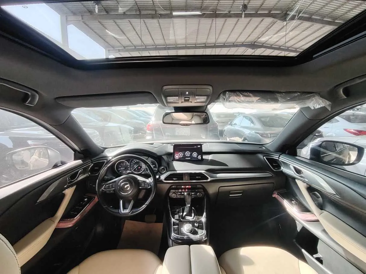 Car image 26