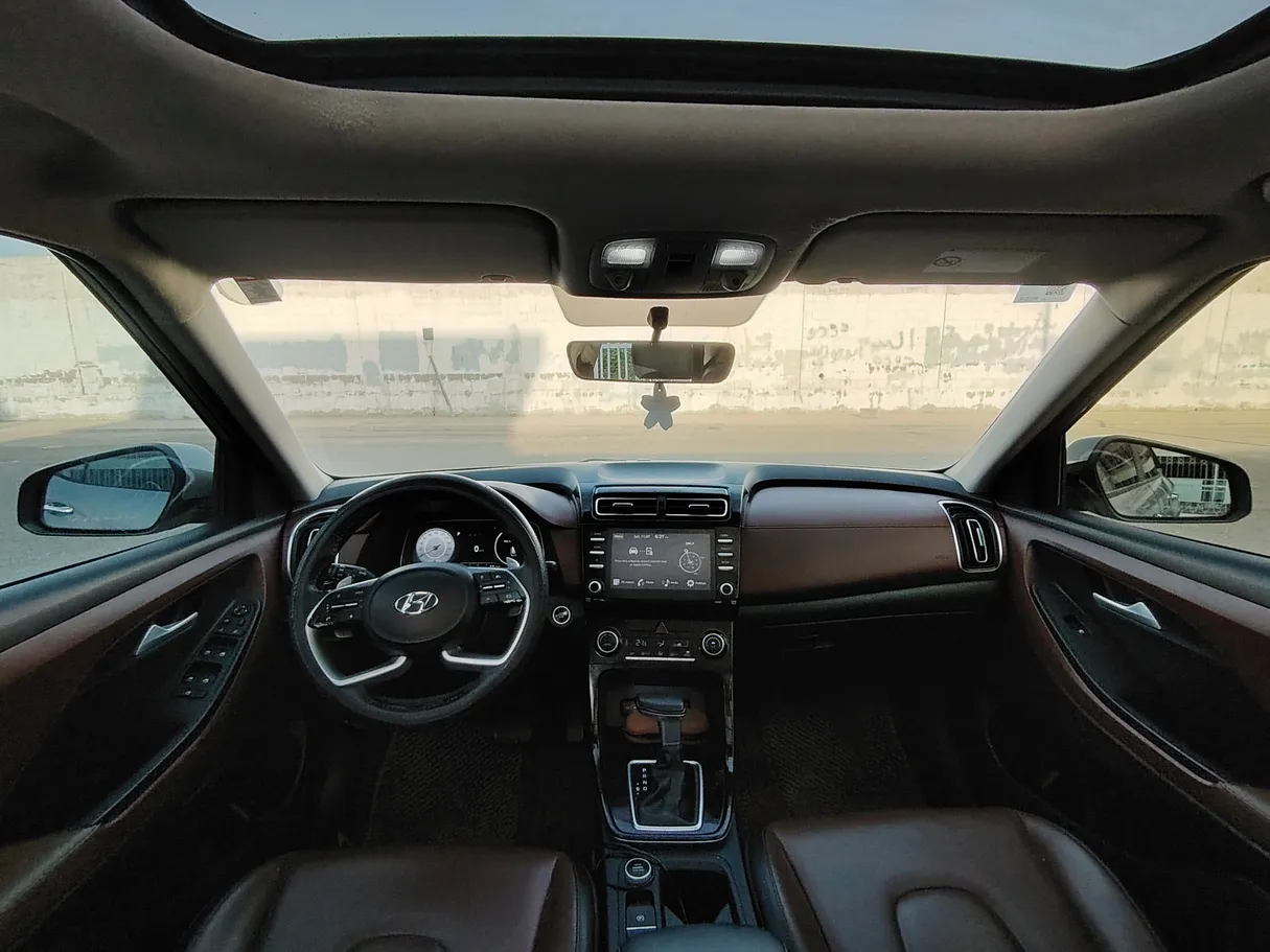 Car image 17